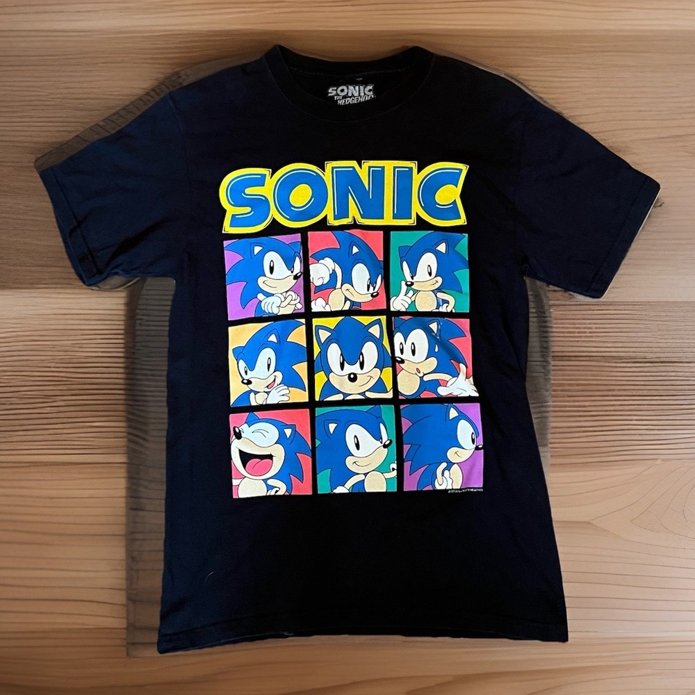 SEGA Sonic The Hedgehog Cartoon Graphic T Shirt Size Small RARE